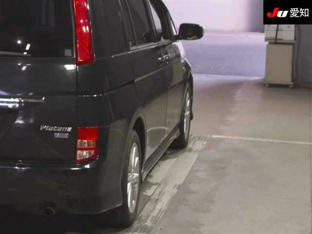 TOYOTA ISIS 2010