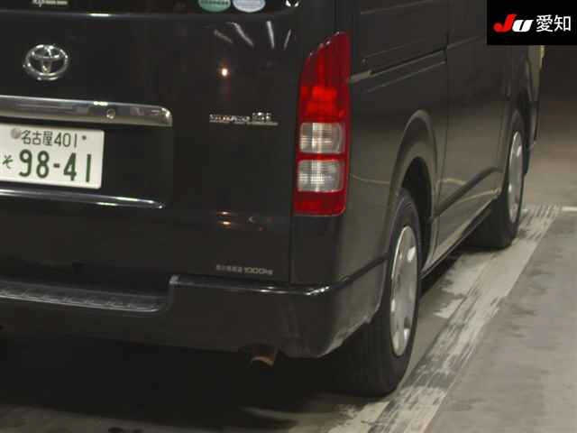 TOYOTA HIACE VAN 2011