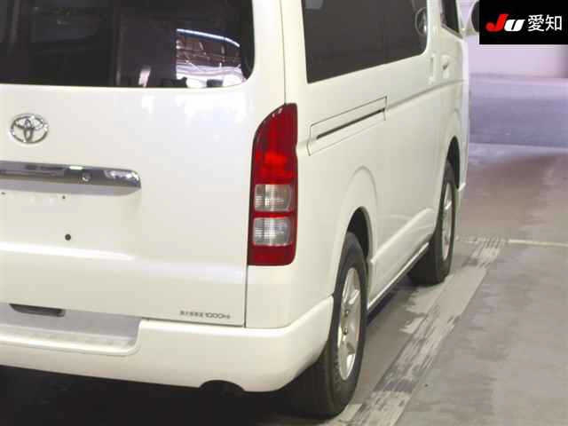 TOYOTA HIACE VAN 2013
