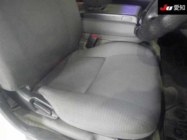 TOYOTA HIACE VAN 2013