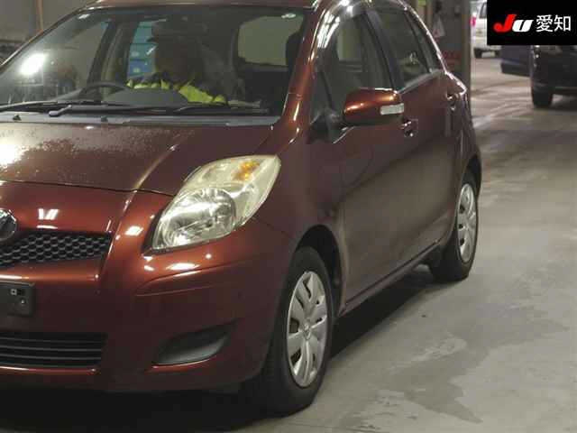 TOYOTA VITZ 2010