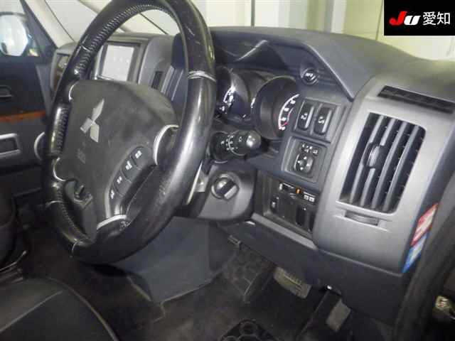 MITSUBISHI DELICA D5 2010
