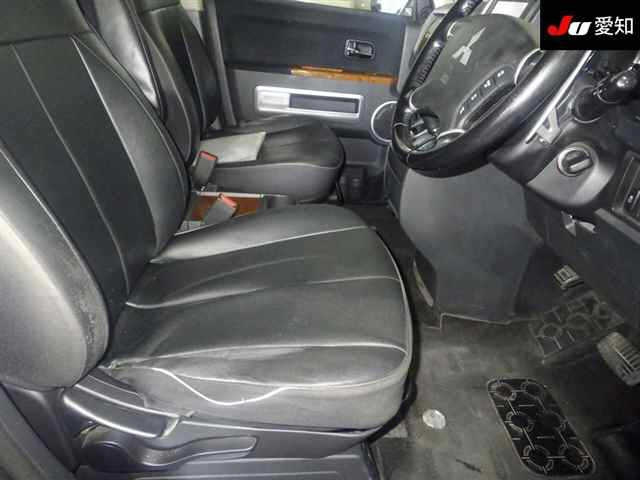MITSUBISHI DELICA D5 2010