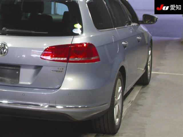 VOLKSWAGEN PASSAT VARIANT 2012