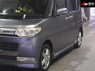 DAIHATSU TANTO 2009