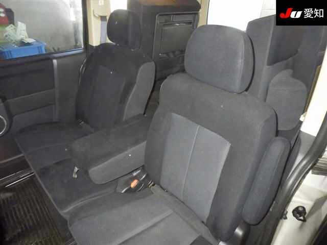 MITSUBISHI DELICA D5 2010