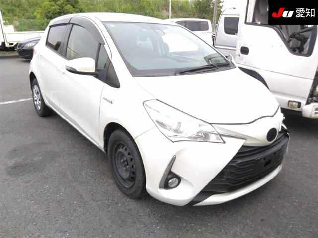 TOYOTA VITZ 2017