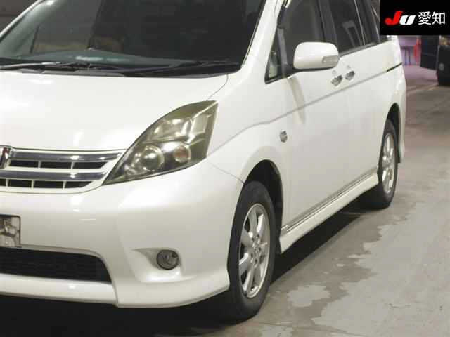 TOYOTA ISIS 2010
