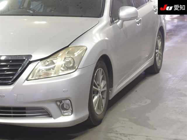 TOYOTA CROWN 2010