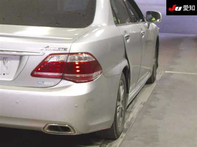 TOYOTA CROWN 2010
