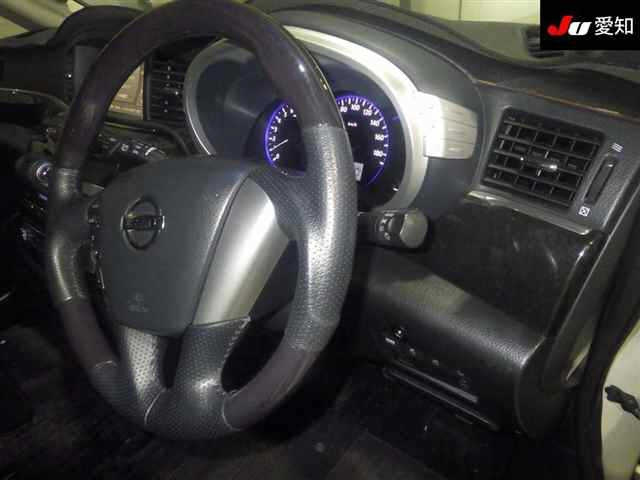 NISSAN ELGRAND 2011