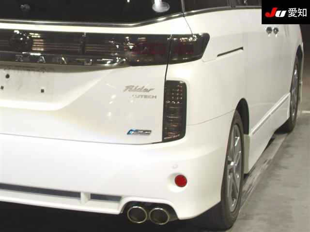 NISSAN ELGRAND 2011