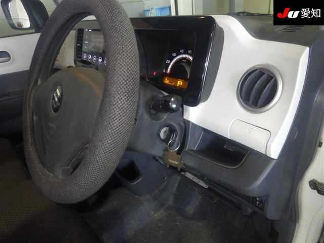 SUZUKI MRWAGON 2011