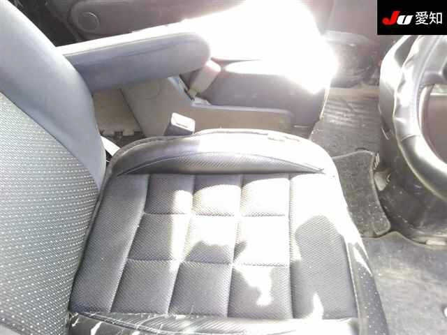 NISSAN SERENA 2010