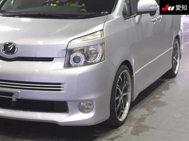 TOYOTA VOXY 2008