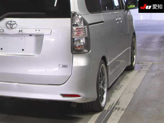 TOYOTA VOXY 2008