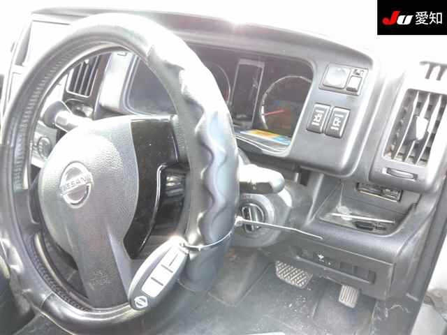 NISSAN SERENA 2010