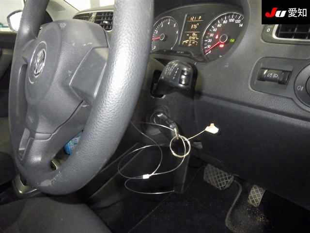 VOLKSWAGEN POLO 2011