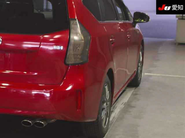 TOYOTA PRIUS ALPHA 2013