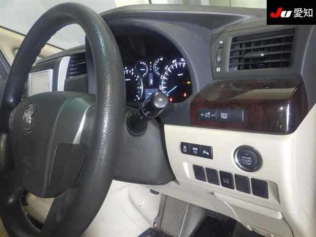 TOYOTA VELLFIRE 2014