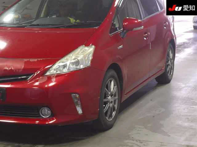 TOYOTA PRIUS ALPHA 2013