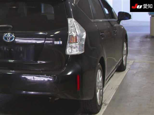 TOYOTA PRIUS ALPHA 2012