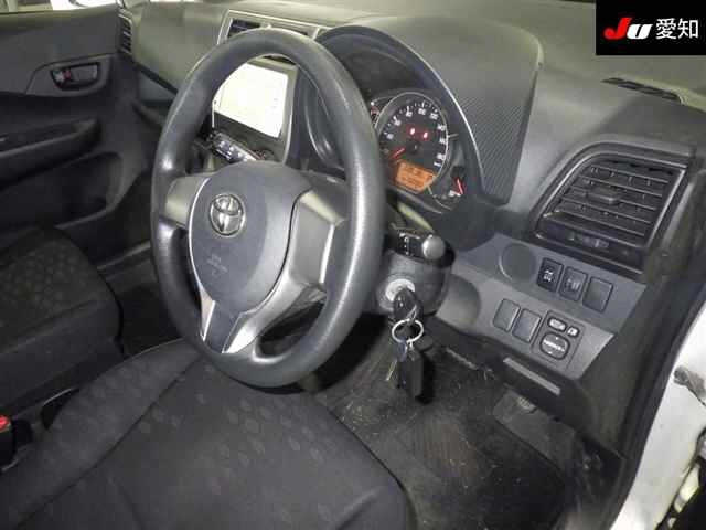 TOYOTA RACTIS 2011