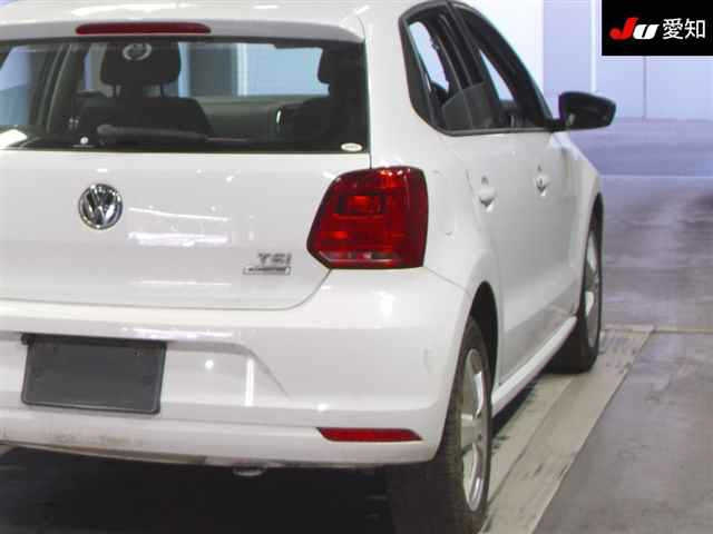VOLKSWAGEN POLO 2015