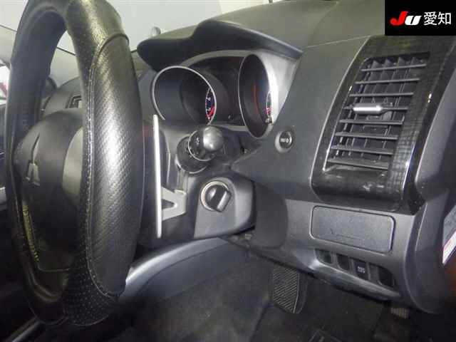 MITSUBISHI OUTLANDER 2008