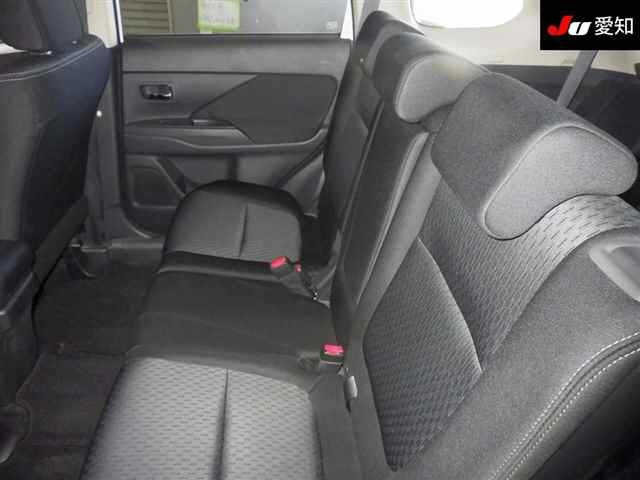 MITSUBISHI OUTLANDER 2015