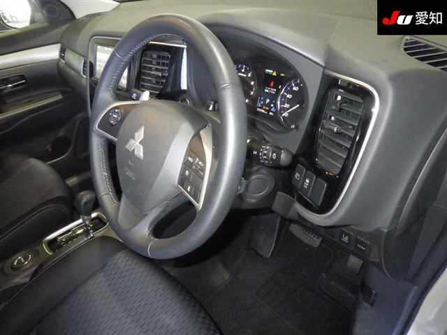 MITSUBISHI OUTLANDER 2015