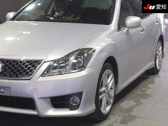 TOYOTA CROWN 2010