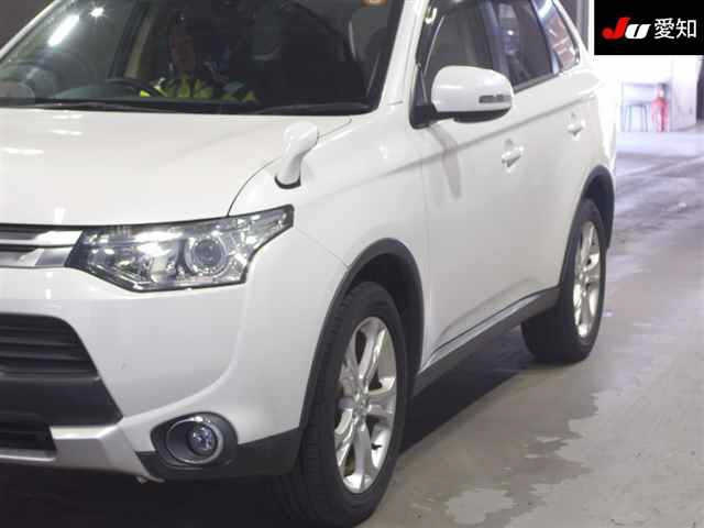 MITSUBISHI OUTLANDER 2015