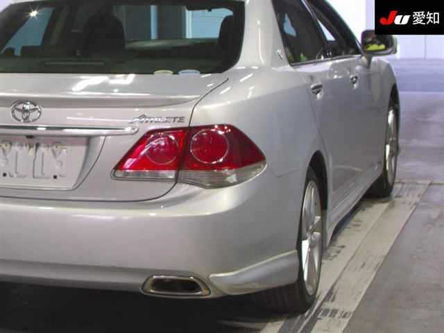 TOYOTA CROWN 2010