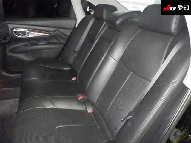 NISSAN FUGA 2011