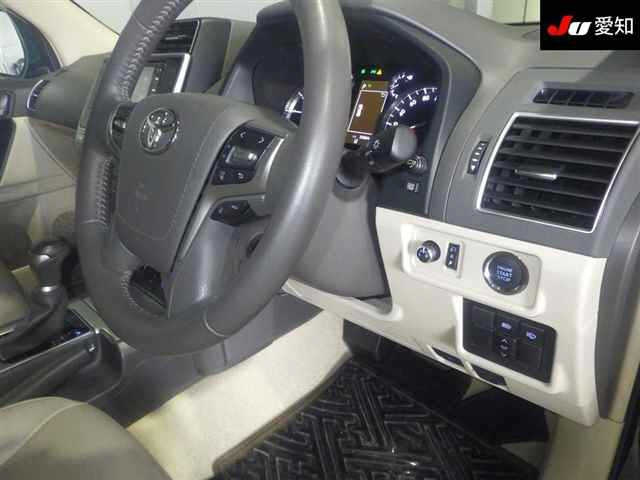 TOYOTA LAND CRUISER PRADO 2023