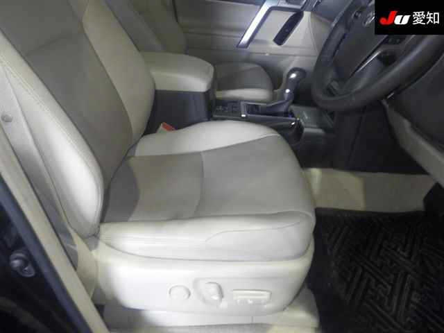 TOYOTA LAND CRUISER PRADO 2023