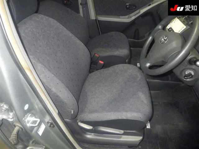 TOYOTA VITZ 2010