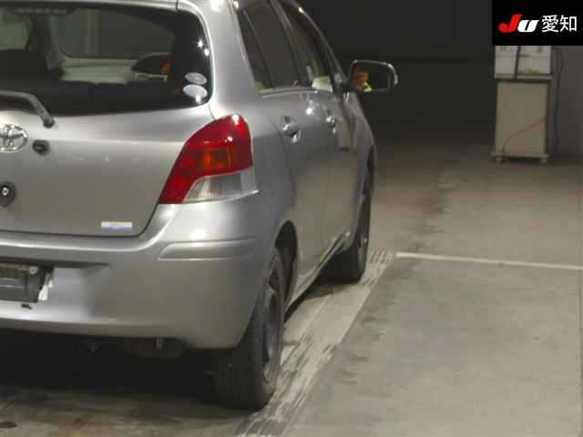 TOYOTA VITZ 2010