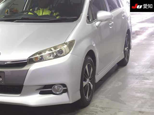 TOYOTA WISH 2012