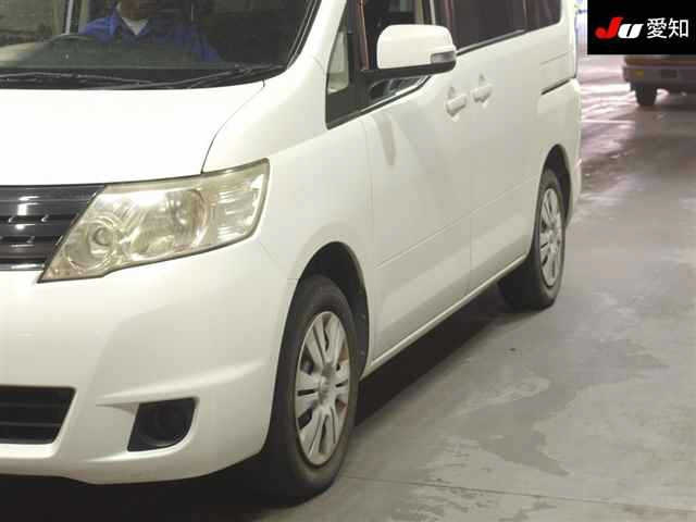 NISSAN SERENA 2010