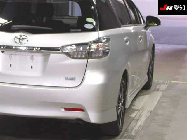 TOYOTA WISH 2012