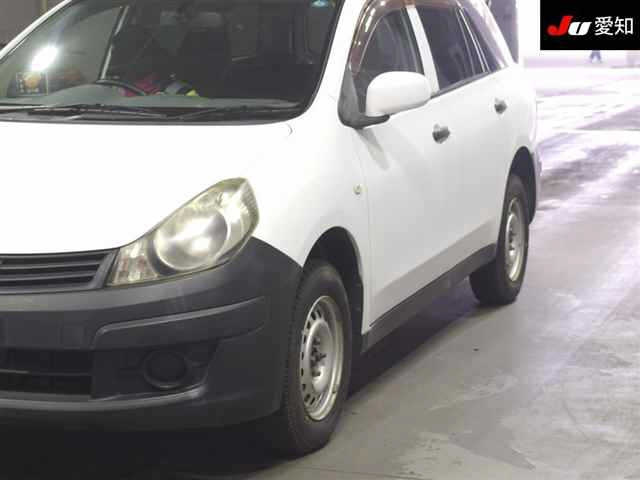 NISSAN AD 2011