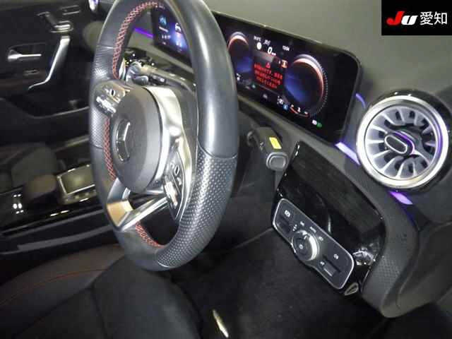MERCEDES BENZ A CLASS 2022