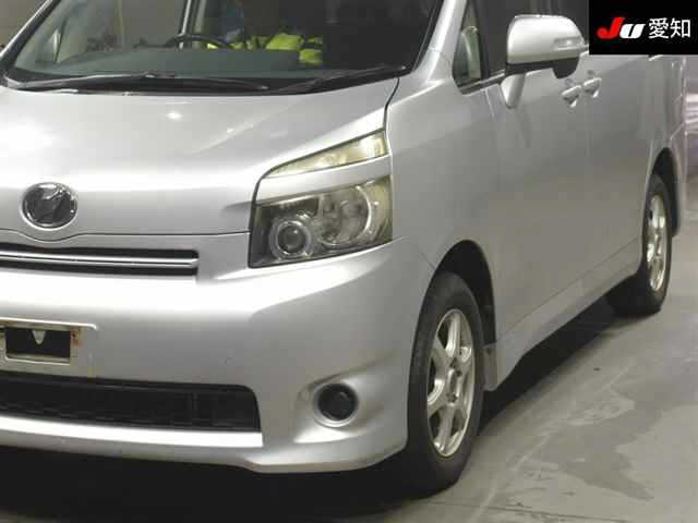 TOYOTA VOXY 2008