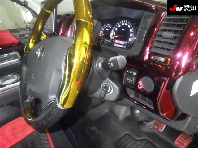 TOYOTA HIACE VAN 2017