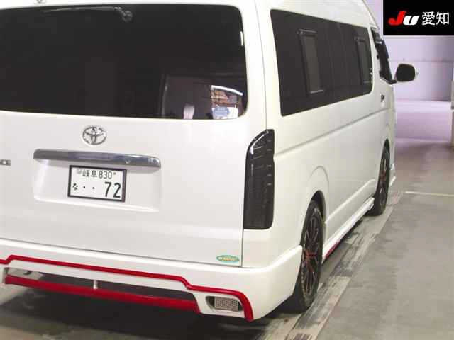 TOYOTA HIACE VAN 2017