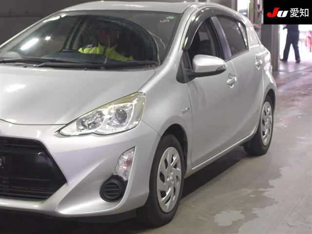 TOYOTA AQUA 2016