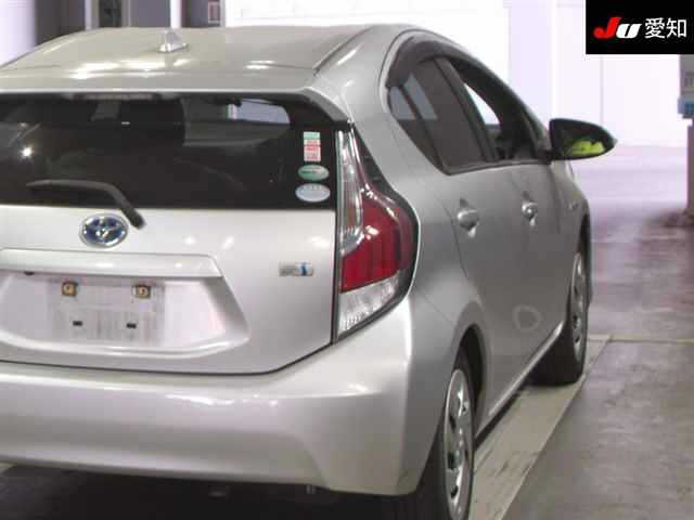 TOYOTA AQUA 2016