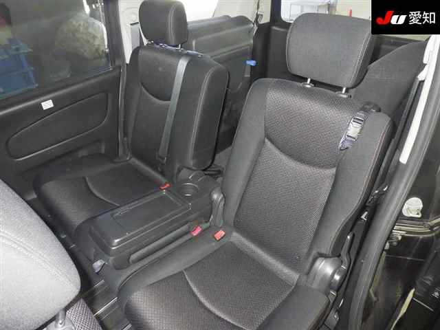 NISSAN SERENA 2013